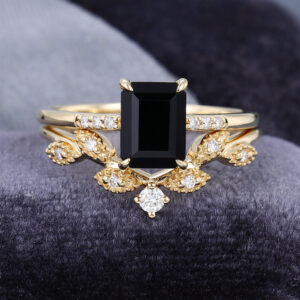 coolringjewelry-yellow-gold-emerald-cut-black-onyx-engagement-ring-set
